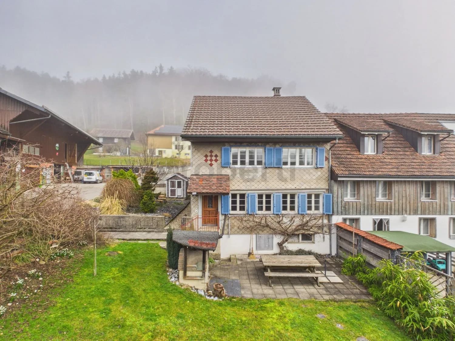 Charmantes 6.5-Zimmer-Reihenhaus mit praktischem Keller, Dussnang