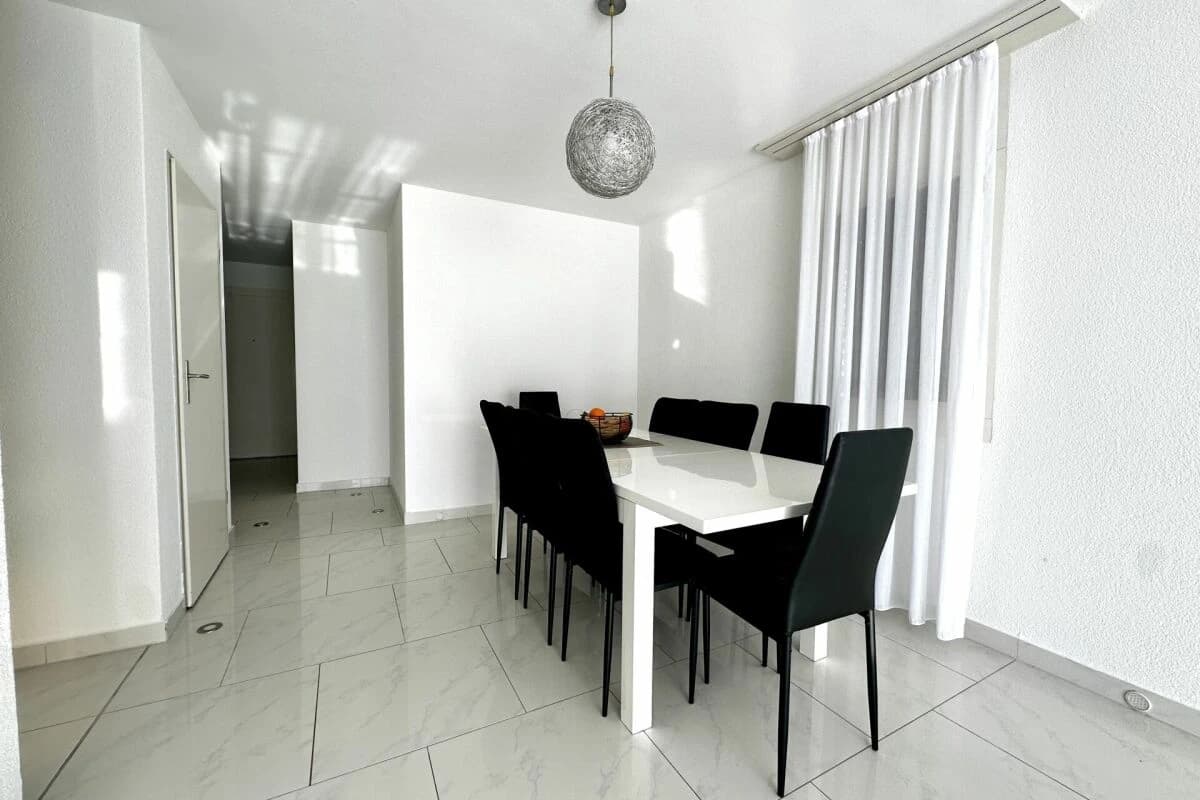 6.5-Zimmer Eck-Einfamilienhaus in Seenähe