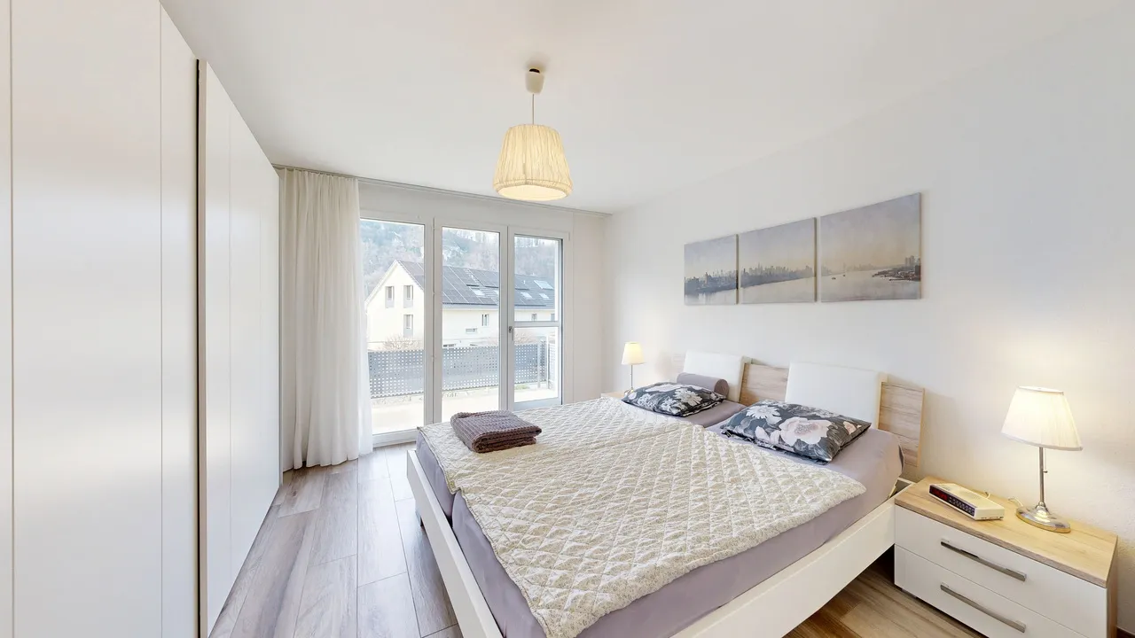 5.5-Zimmer-Eckhaus mit Hobbyraum und zwei Einstellhallenplätzen