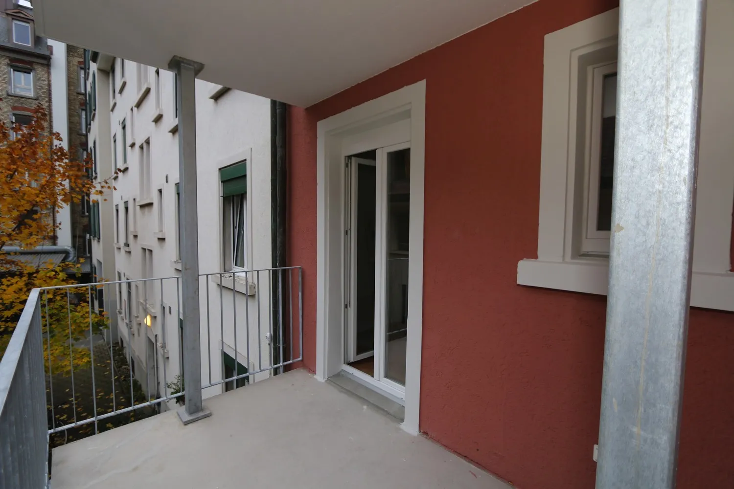 Stilvolle 2-Zimmer-Wohnung mit Balkon  Altbaucharme an Toplage beim Manesseplatz