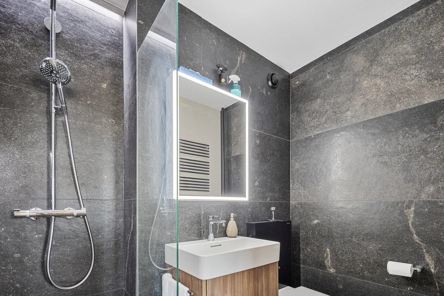 Zentrale Lage mit Weitsicht und hochwertiger Ausstattung