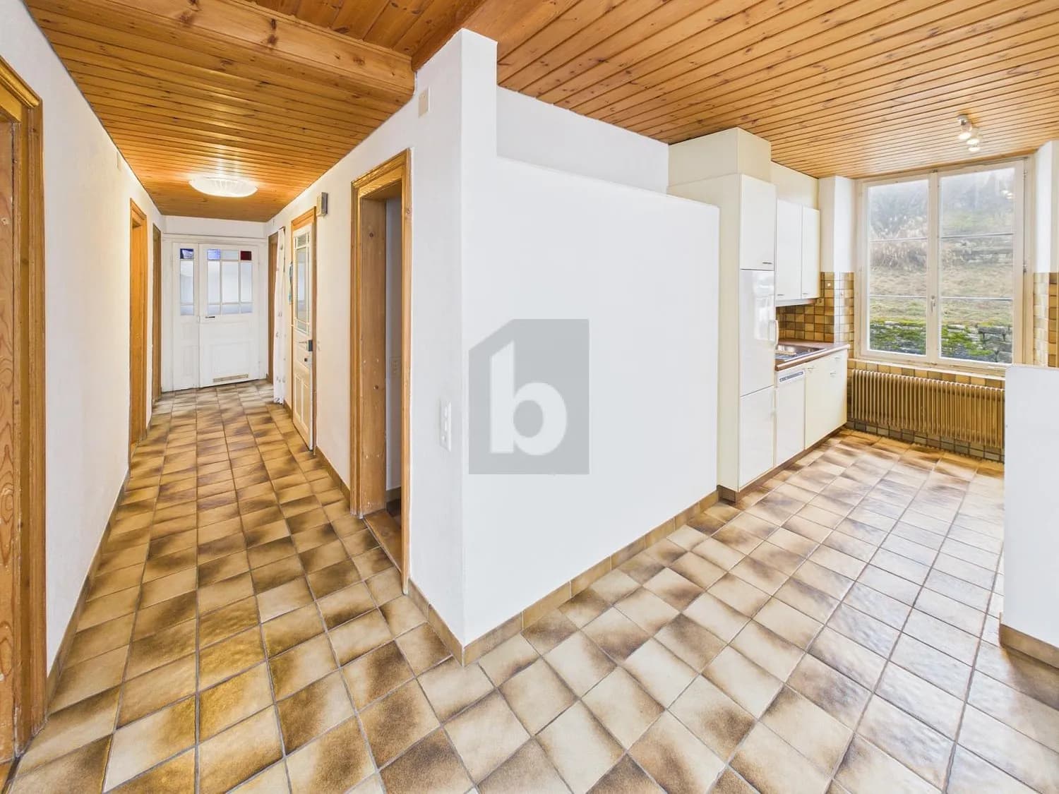 CHARMANT, RUHIG  UND HELL