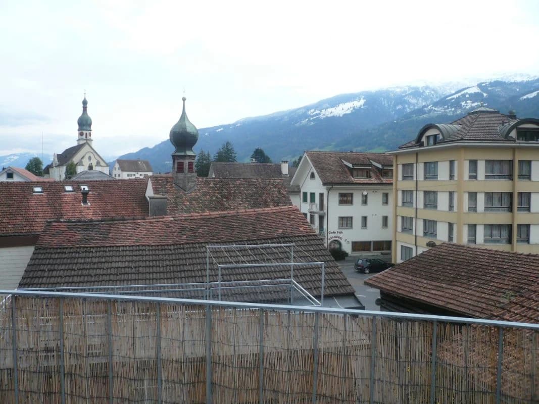 moderne 3.5 Zimmer-Dachwohnung im Zentrum von Mels