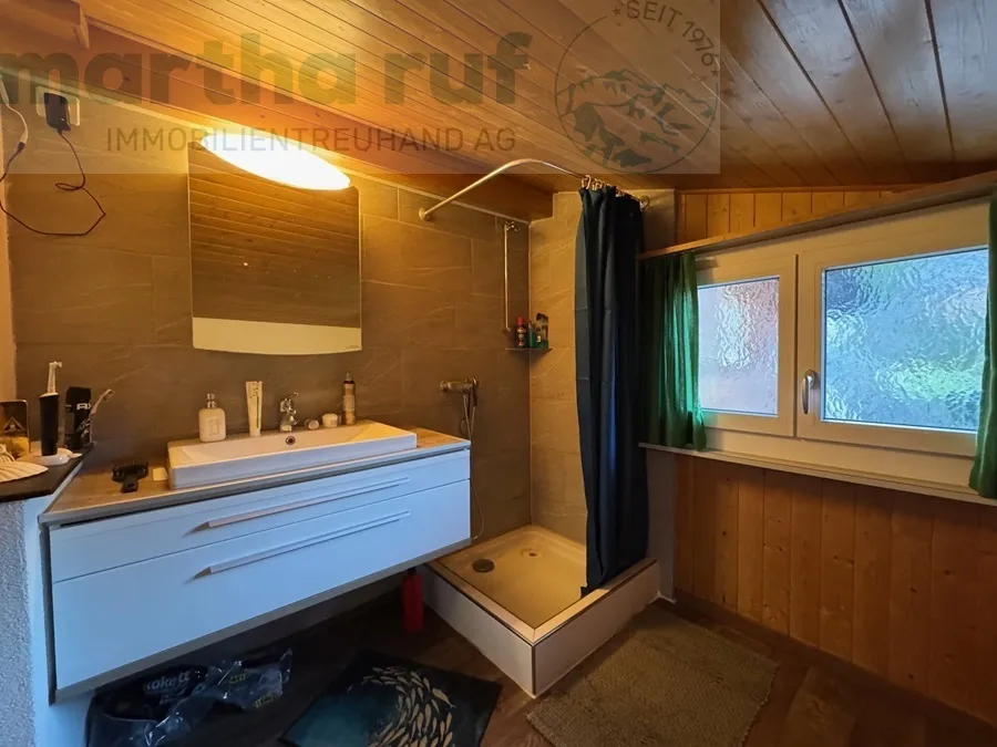 Haus mit zwei 2-Zimmer-Wohnungen mit Airbnb Vermietung