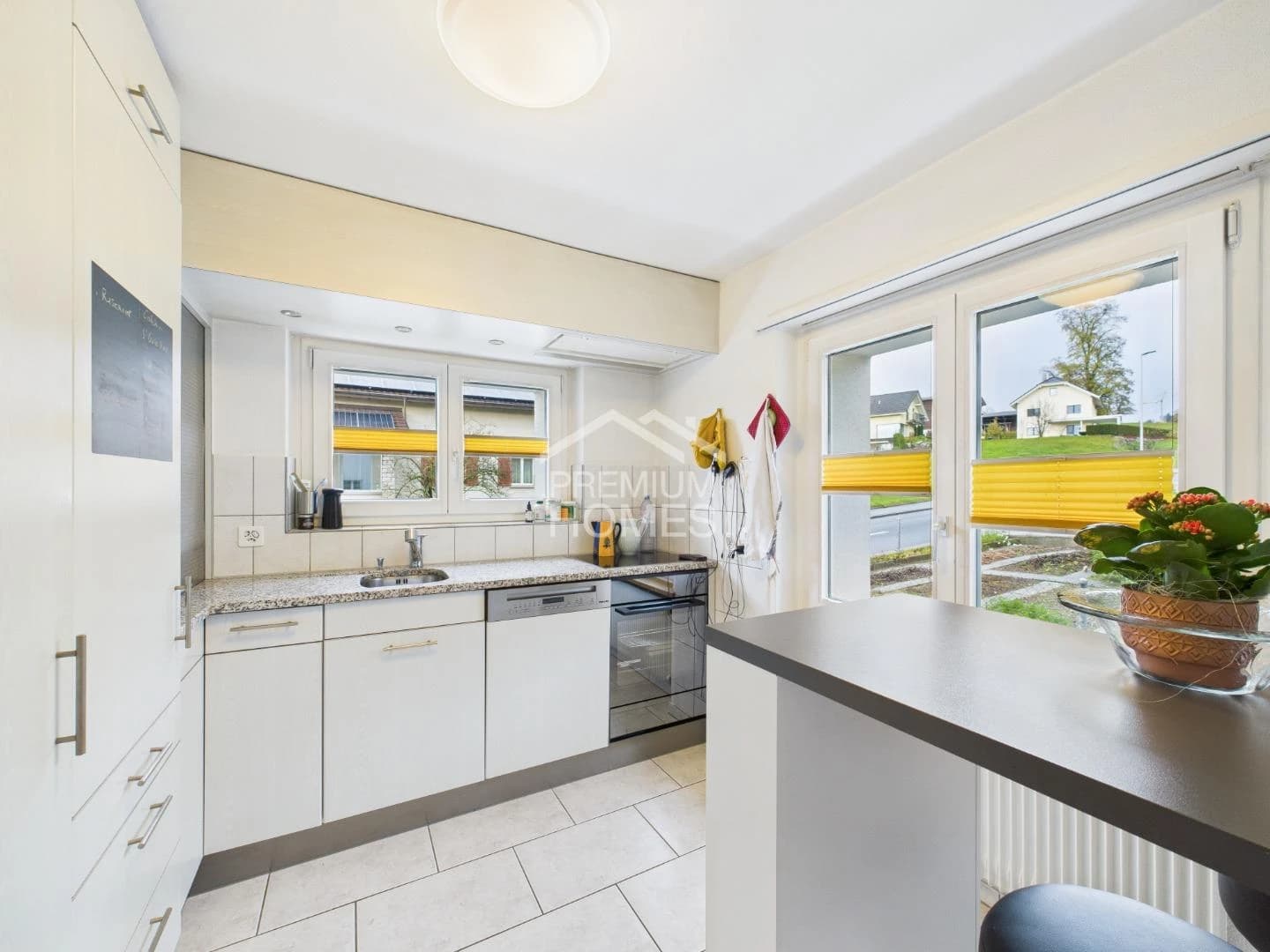 Dieses Traumhaus garantiert Ihnen freie Sicht ins Grüne