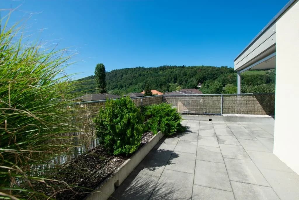 Attikawohnung mit grosser Terrasse an ruhiger Lage zu vermieten