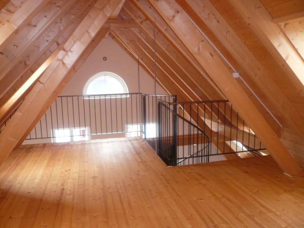 moderne 3.5 Zimmer-Dachwohnung im Zentrum von Mels