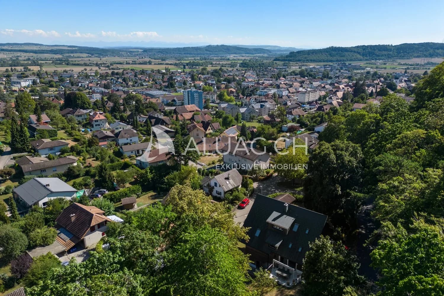 HELLE 4.5 ZIMMER WOHNUNG MIT WINTERGARTEN