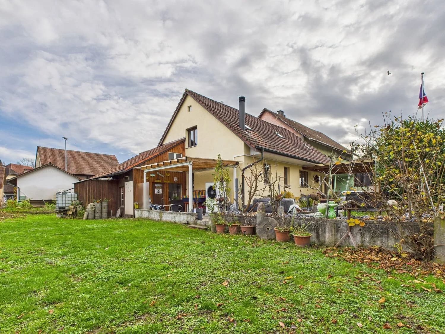 Grosszügiges Einfamilienhaus mit Garten in Koblenz