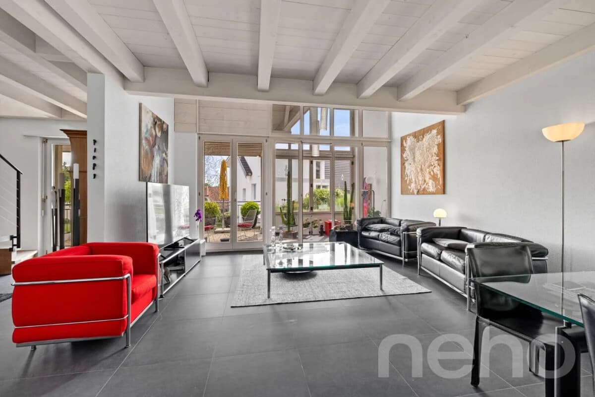 Zweifamilienhaus mit Atelier an zentraler Lage in Orpund bei Biel BE