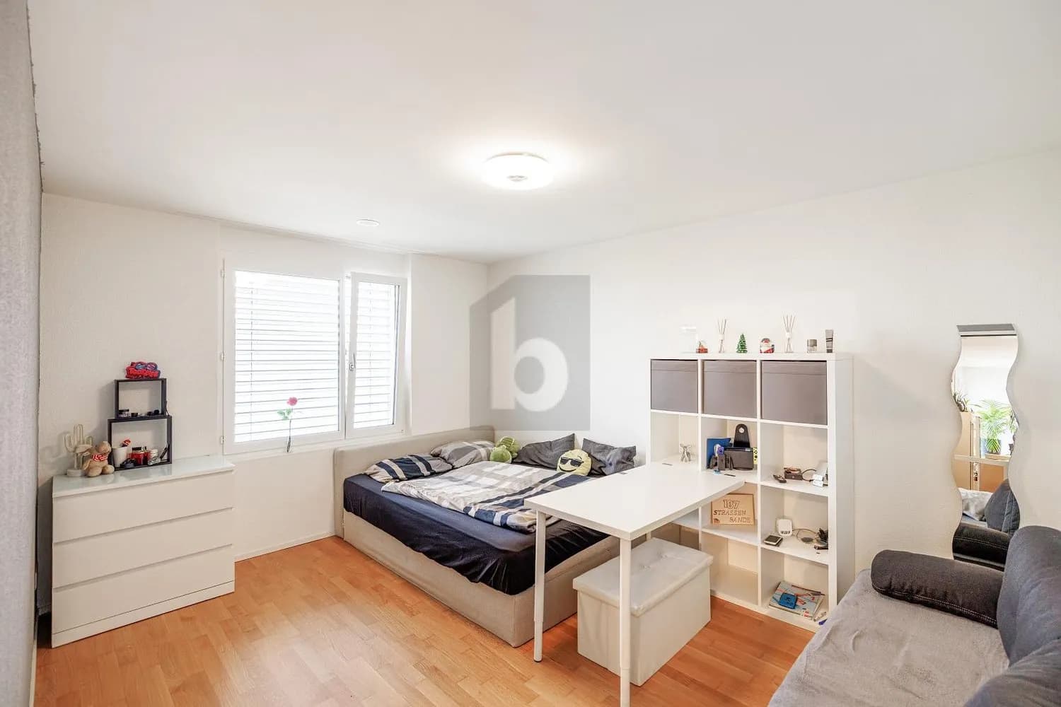 MODERN MIT BLICK INS GRÜNE