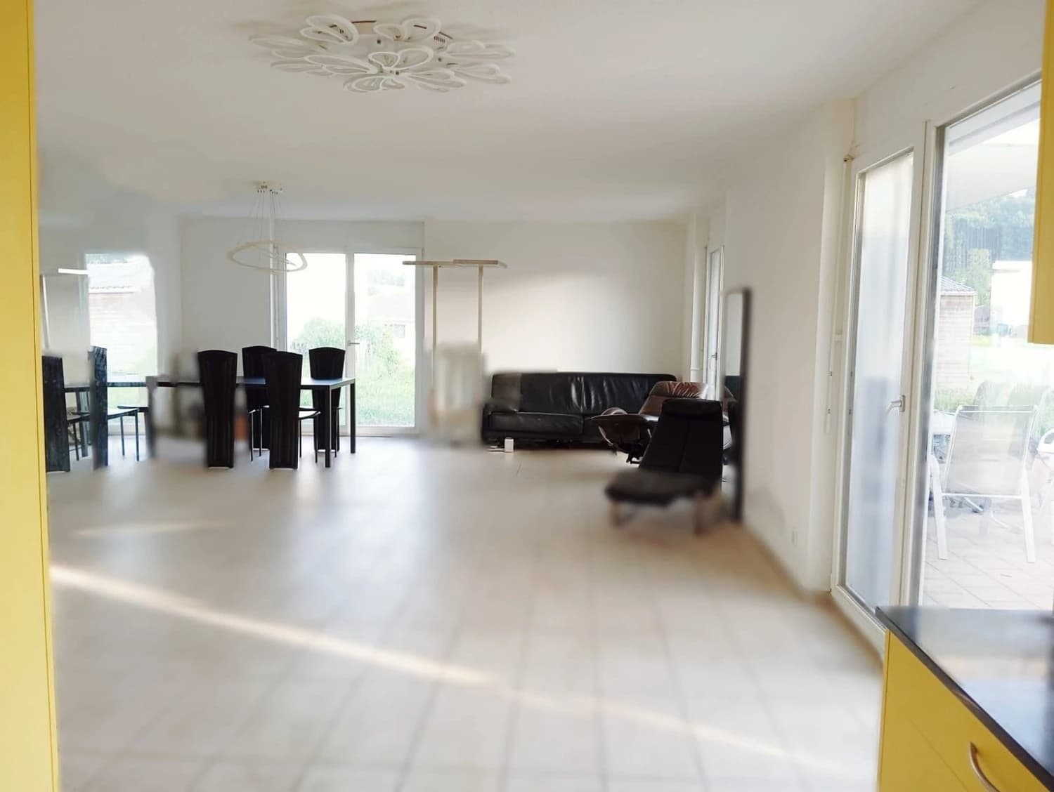 Modernes 5.5-Zimmer-Doppelhaus an ruhiger Lage in Schmitten FR