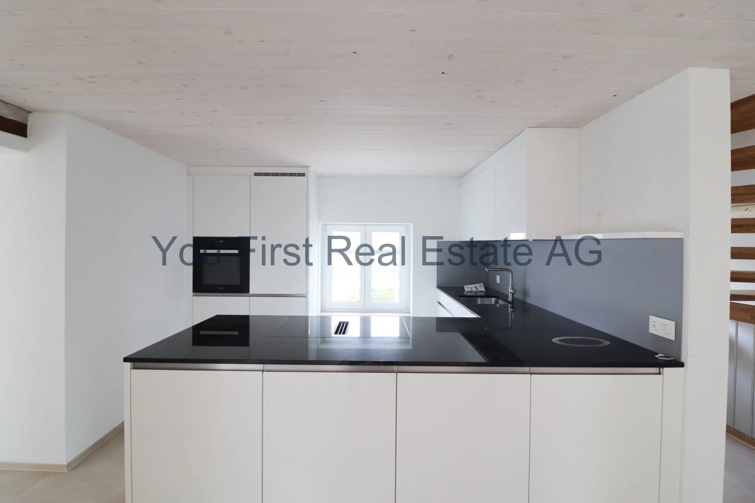 ERSTBEZUG : Maisonette-Wohnung im Herzen von Oberwil