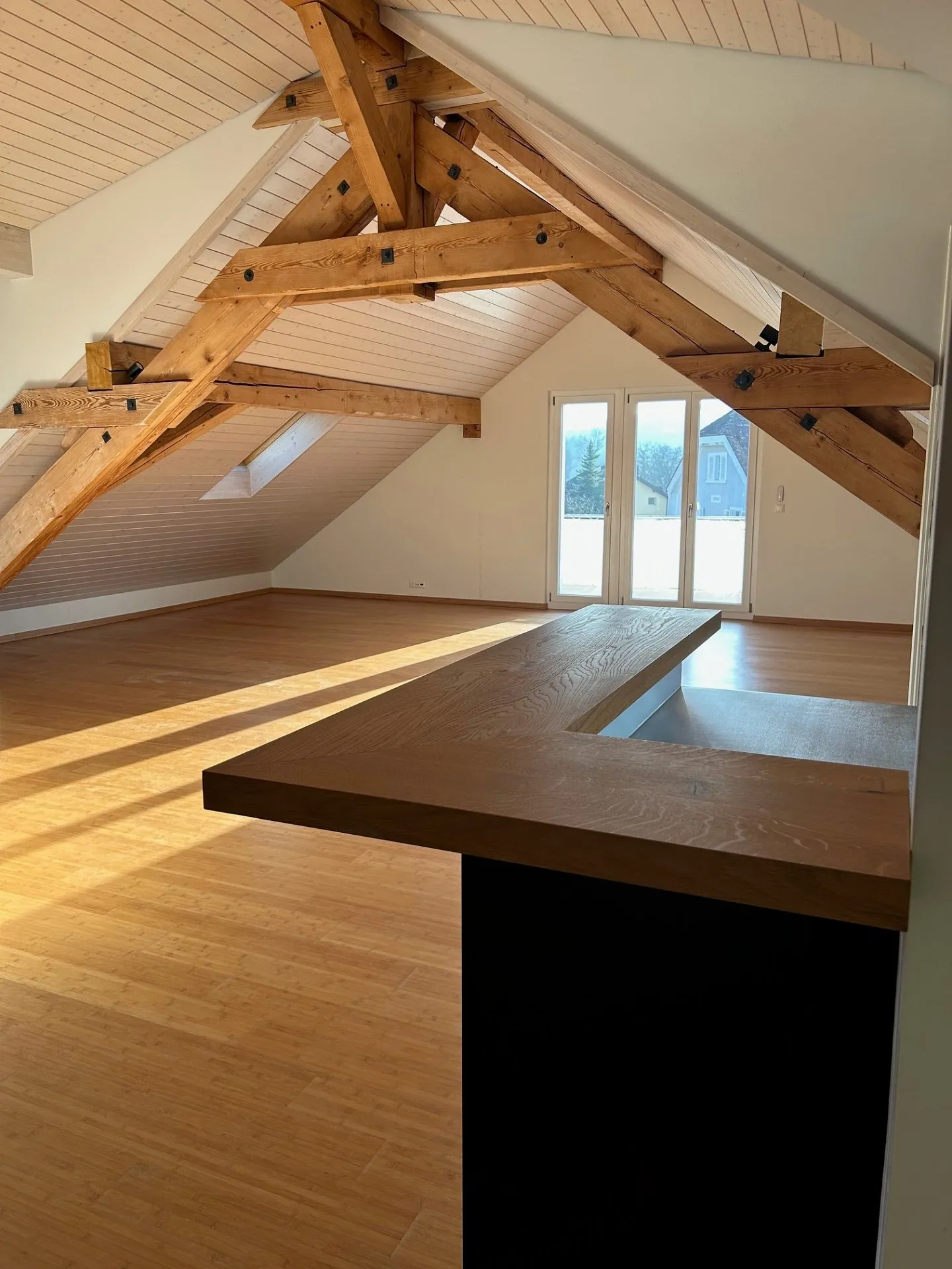 Viel Platz mit grossem Balkon und Weitsicht