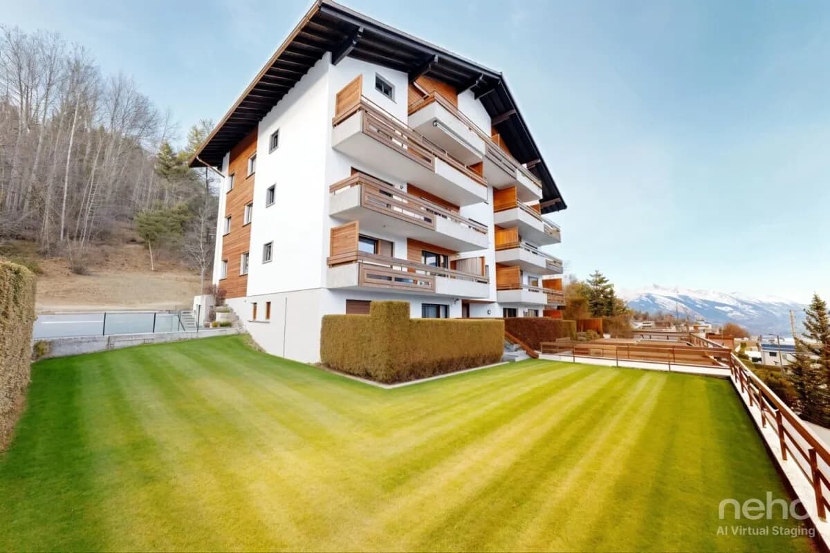 Schöne möblierte Dachgeschosswohnung mit Galerie