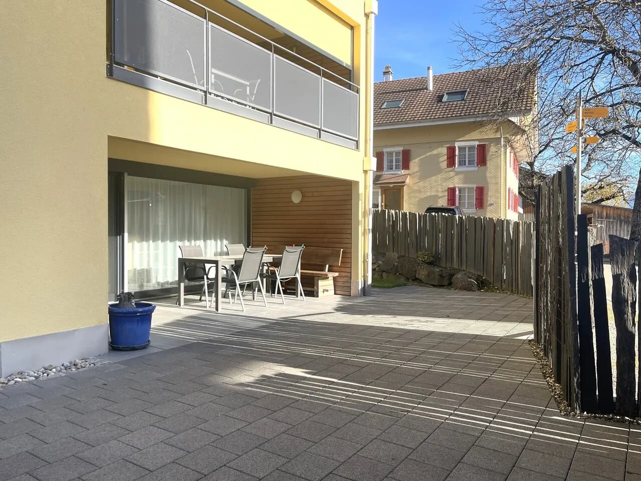 Helle 4½-Zi-Gartenwohnung mit Carport und Garten