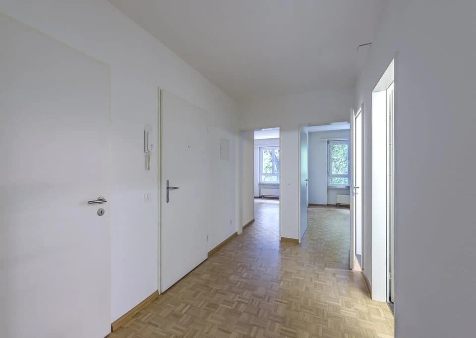 Wohnen mit Gartenschwimmbad in ruhigem Quartier!