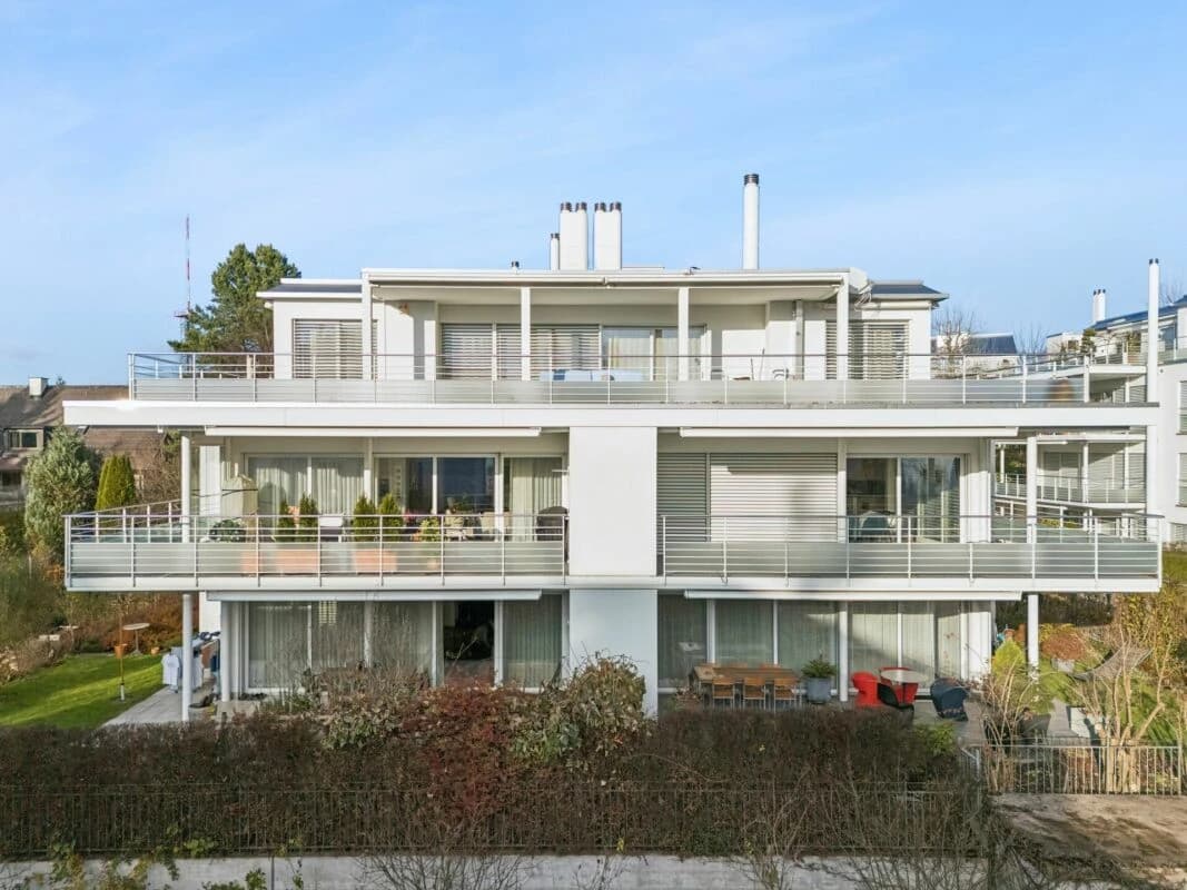 Grosszügige 3.5-Zimmer-Attikawohnung in Zumikon!