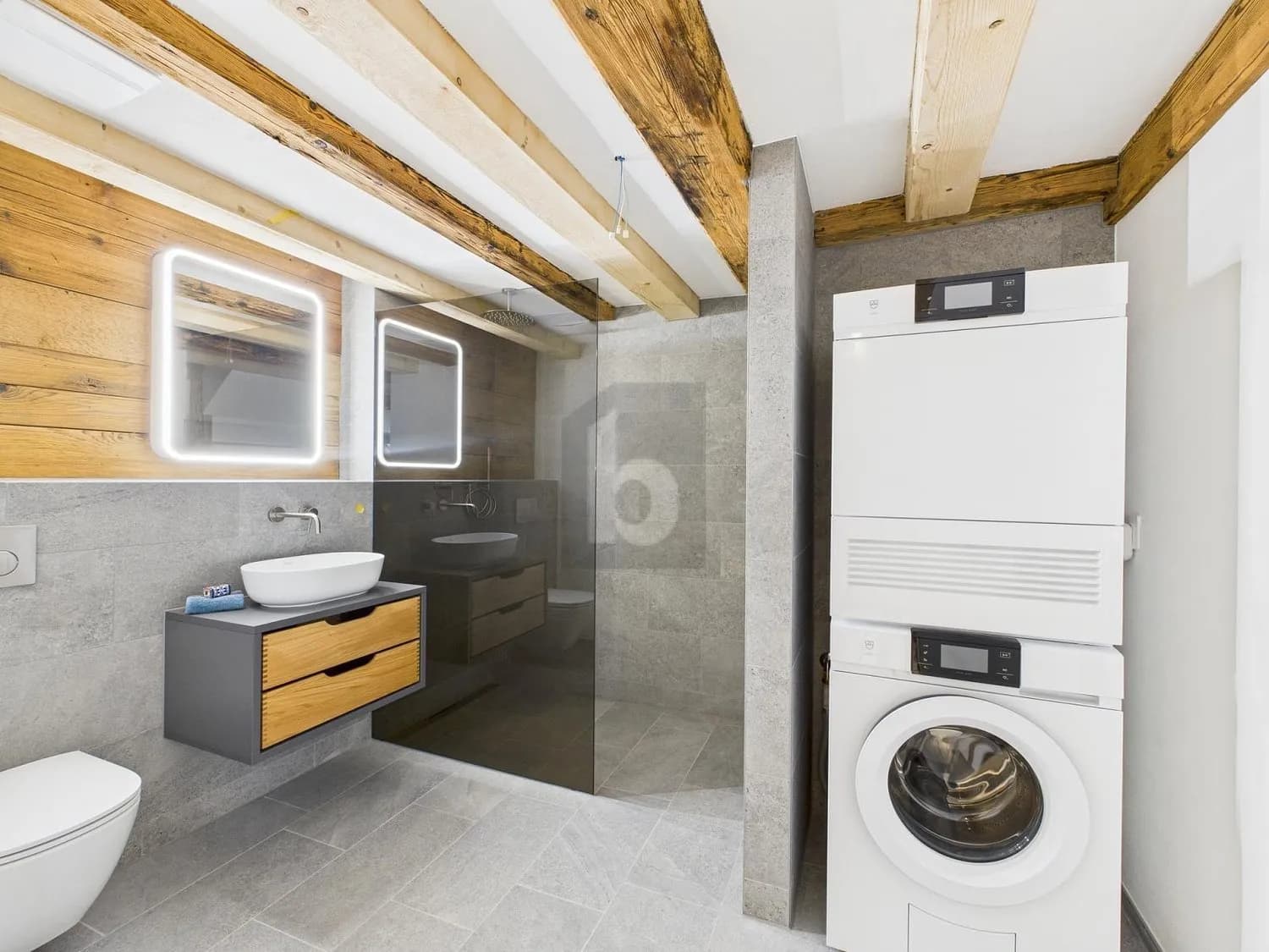 RUSTIKAL TRIFFT MODERNE