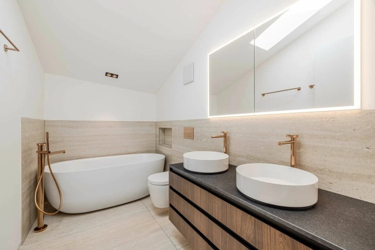 Erstbezug Neubau: Design, Licht & Komfort - Exklusive 5.5 Zimmer-Dachattikawohnung im beliebten Horn