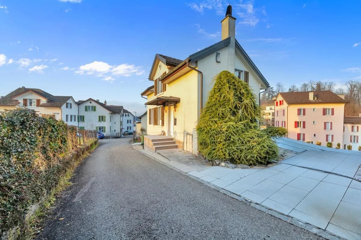 EIN HAUS DAS BEGEISTERT - VIEL SONNE, RUHIG GELEGEN UND MIT POOL