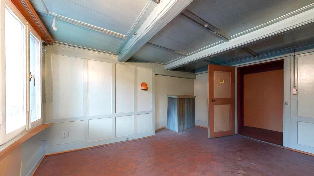 Zweifamilienhaus mit Renovationsbedarf und zusätzlicher Baulandparzelle