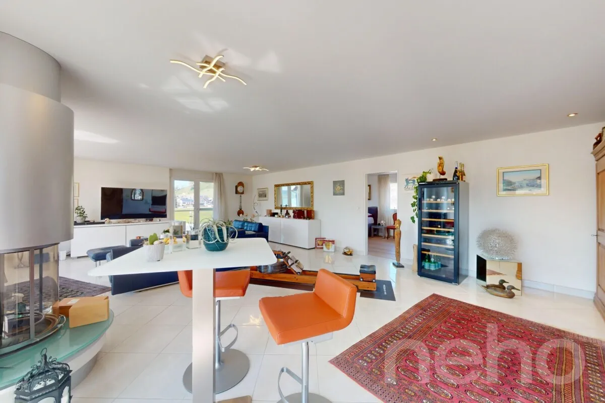 Wohnen mit Weitblick: Exklusive Wohnung direkt am Sihlsee