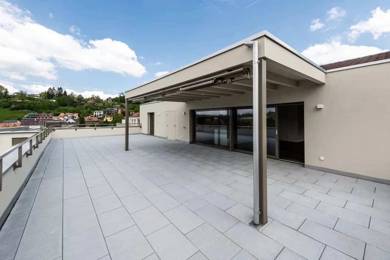 Attika-Highlight mit 100 m² Sonnenterrasse