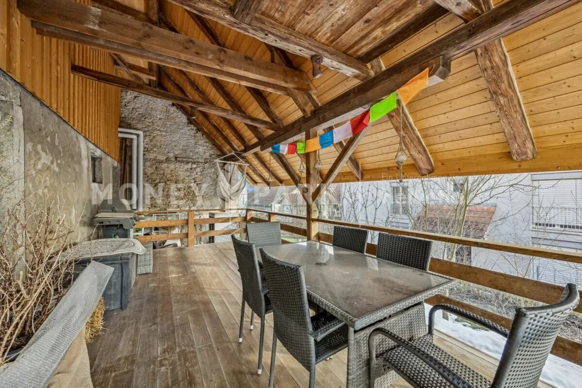 5.5-Zimmer-Einfamilienhaus mit integriertem Geschäftsteil