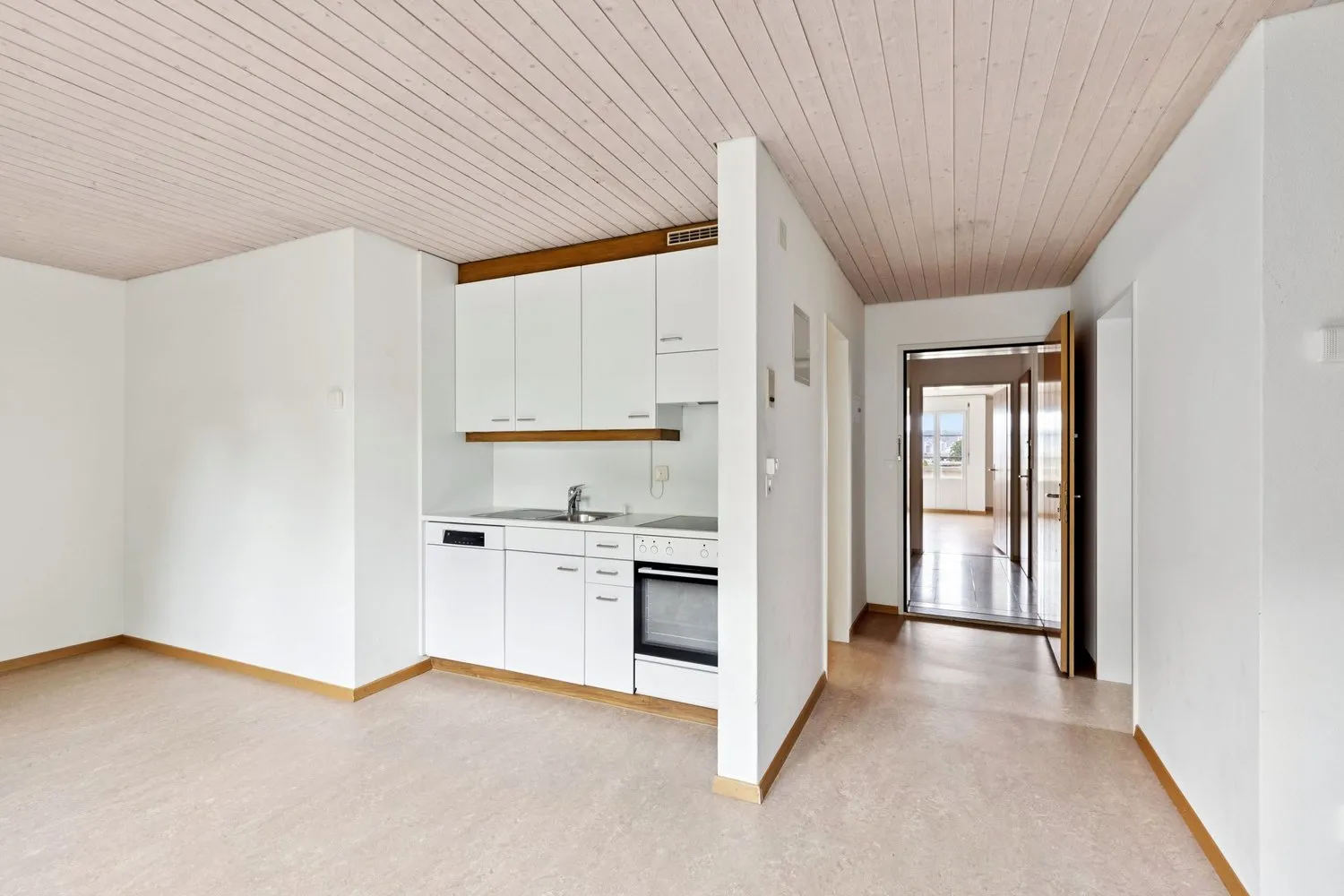 Für Dachwohnungen-Liebhaber! *Mieten ohne Kaution*