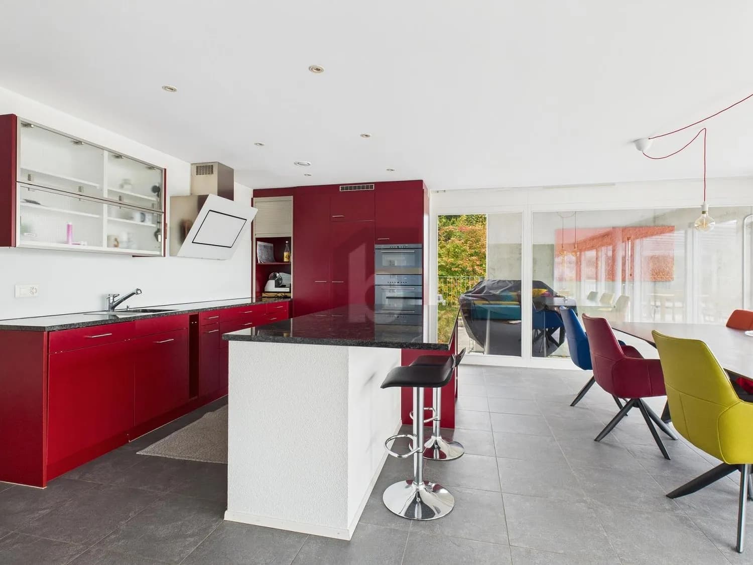 GROSSE TERRASSE AN TOP LAGE UND TRAUMAUSSICHT