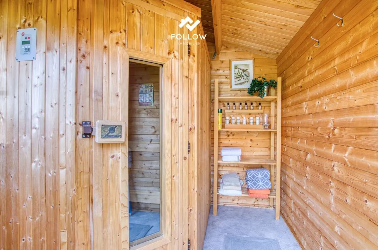 Eckhaus mit privatem Gartenparadies