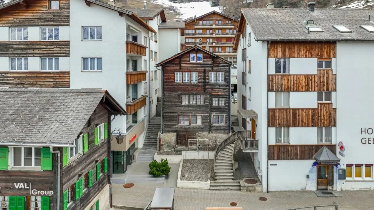 Renovierte Wohnung im Dorfkern mit attraktivem Zusatzraum im Dachgeschoss