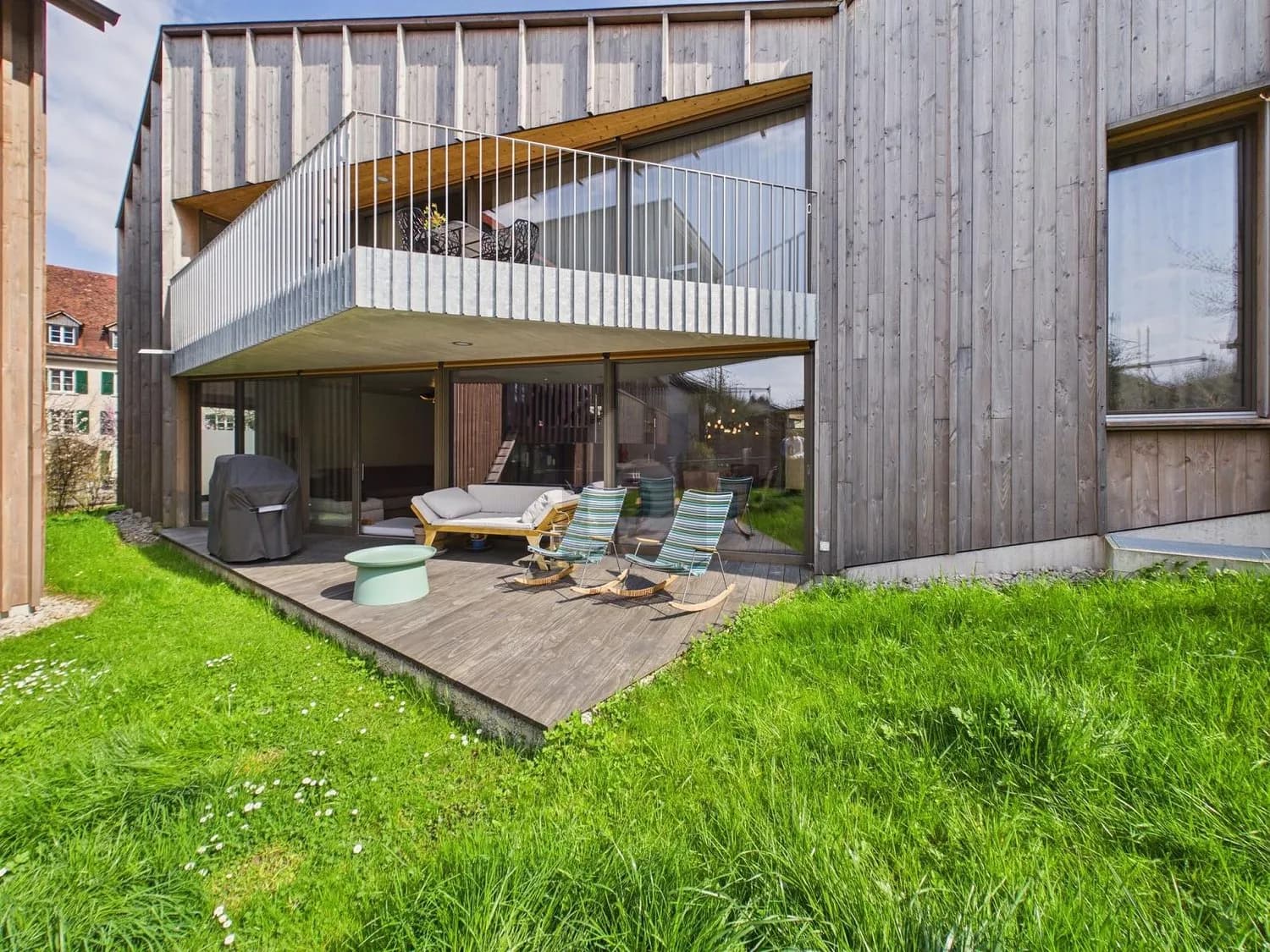 PREISHIT! ARCHITEKTONISCHES MEISTERWERK MIT GARTEN