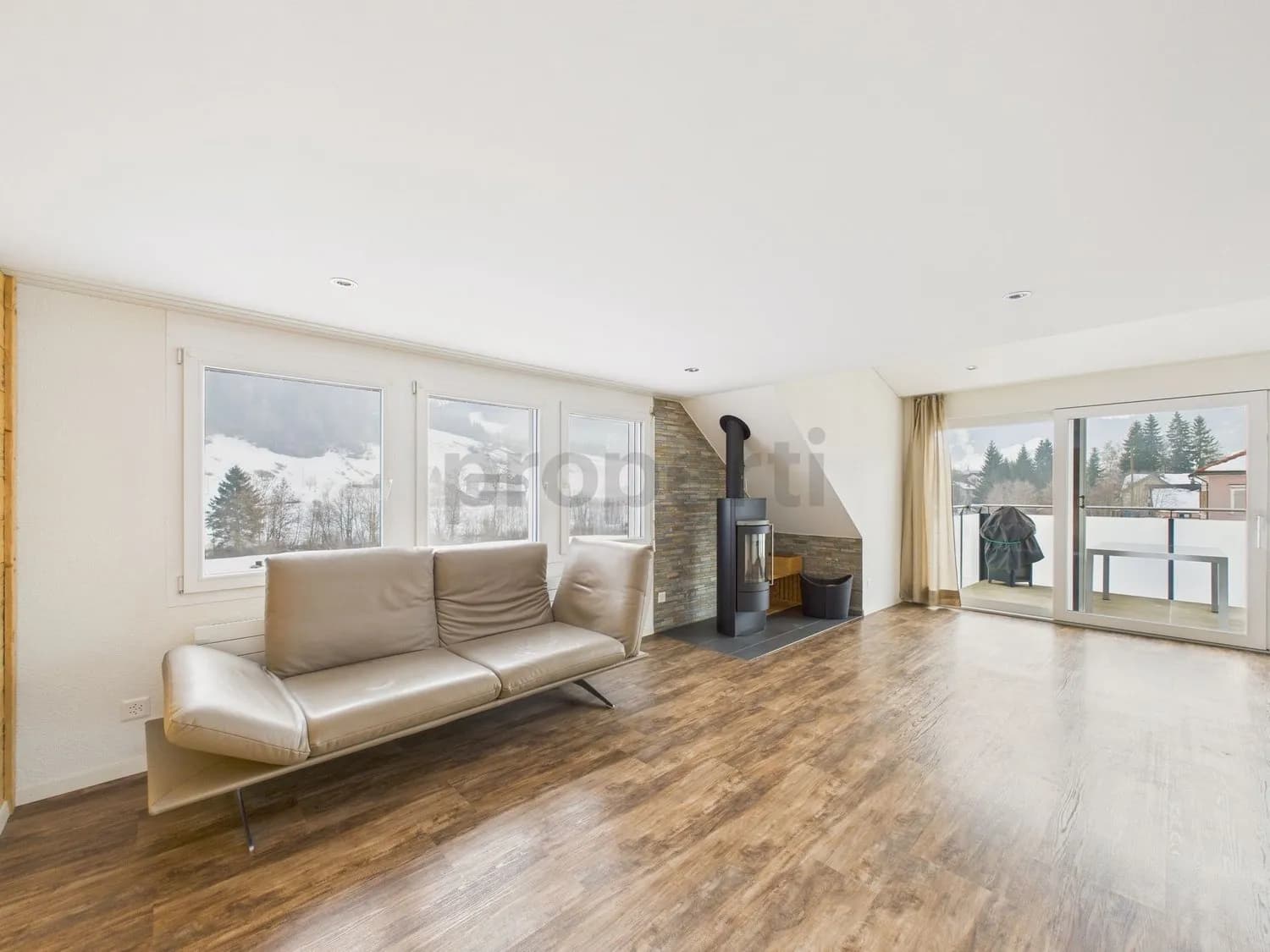 Charmante 3.5-Zimmer-Wohnung mit Balkon in Urnäsch