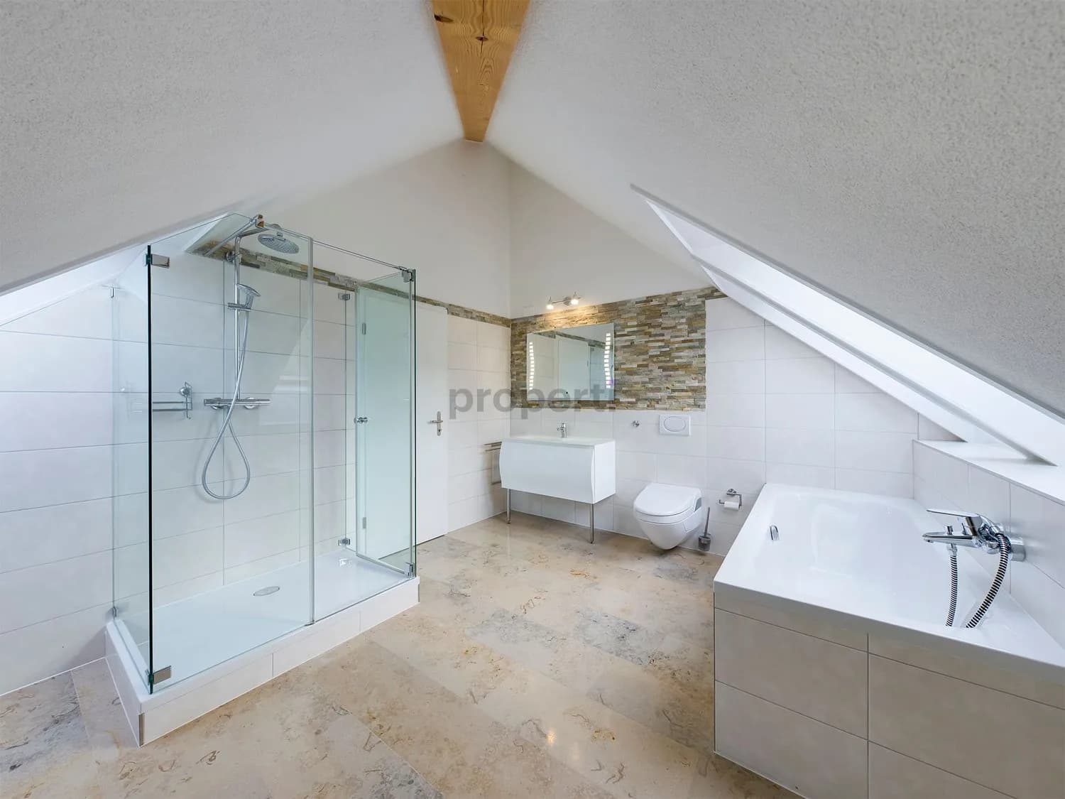 Grosszügiges Einfamilienhaus mit vielseitigem Nutzungskonzept in Weiach