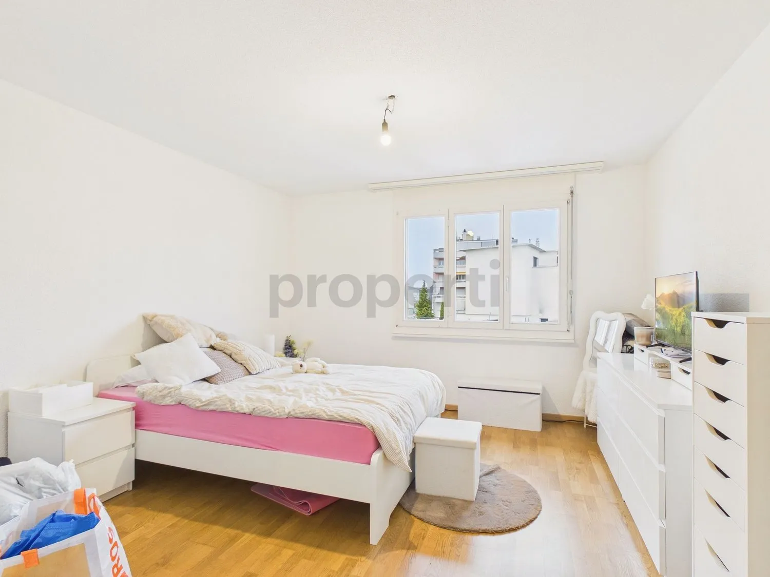 Helle 3.5-Zimmer-Wohnung mit Balkon