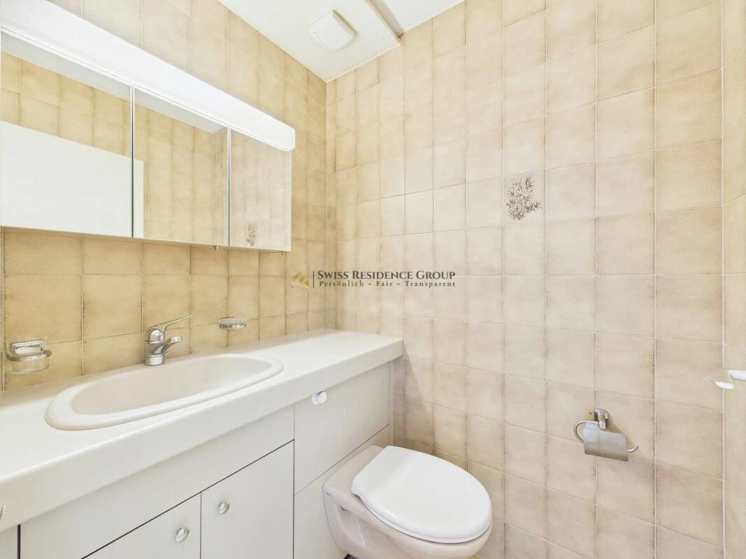 Sonniges 7.5-Zimmer Reihen-Einfamilienhaus mit Garten, Balkon und Bergsicht