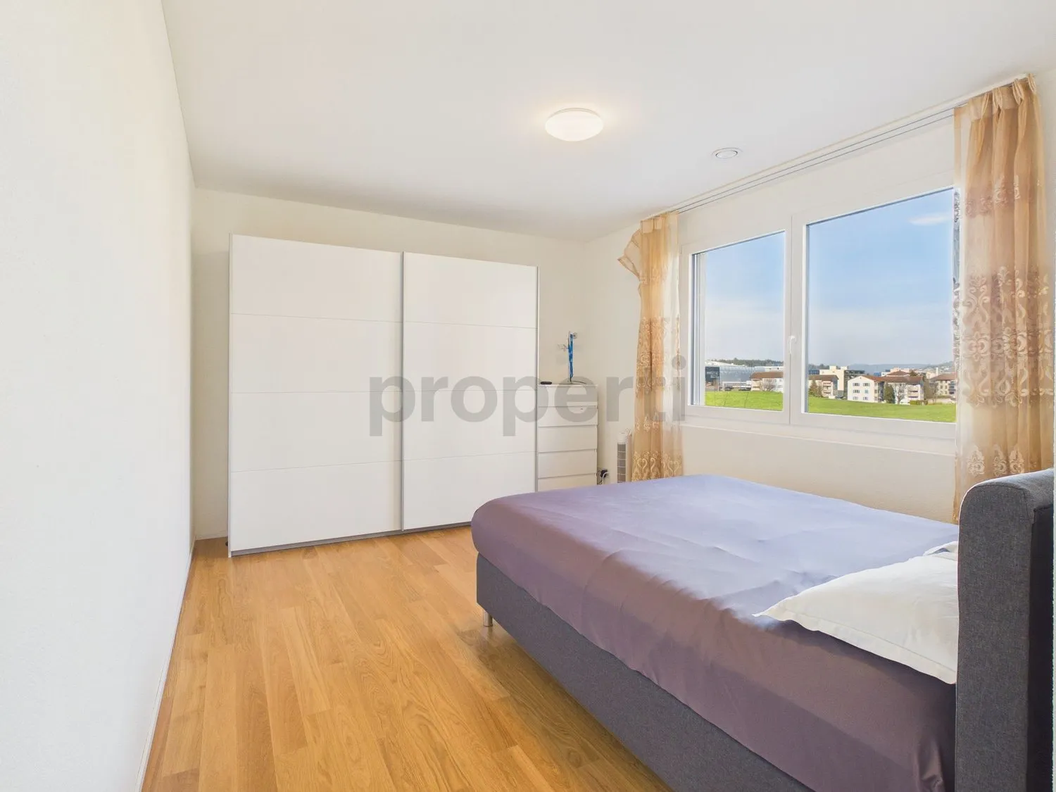 Elegante 2.5-Zimmer-Möblierte Wohnung mit Balkon, Ebikon