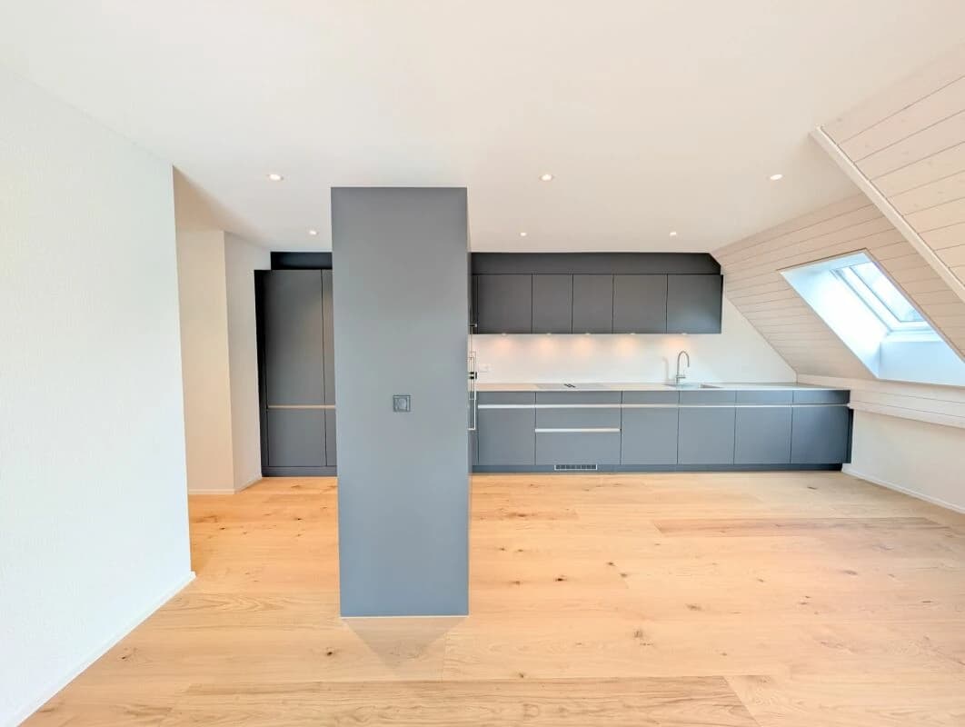 Charmante 4.5-Zimmer-Dachmaisonette mit zwei sonnigen Balkonen