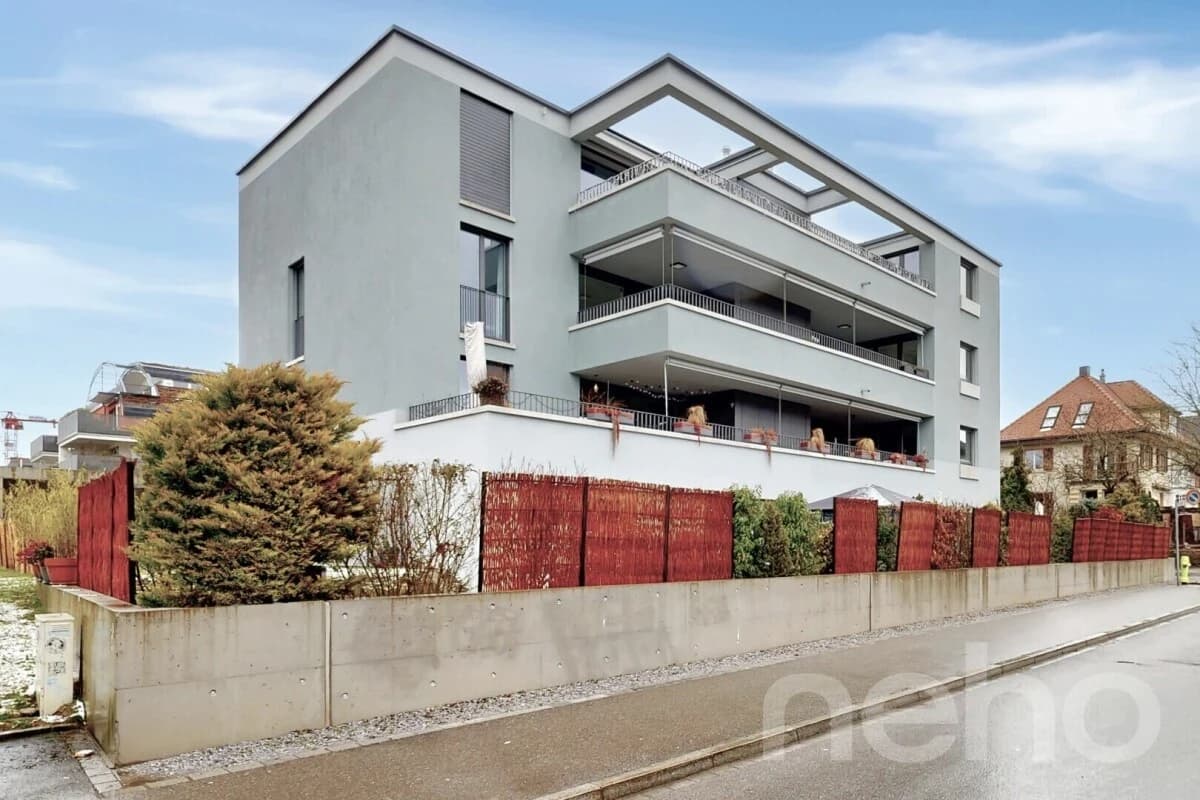 Hochwertige 4.5-Zimmerwohnung mit Wintergarten