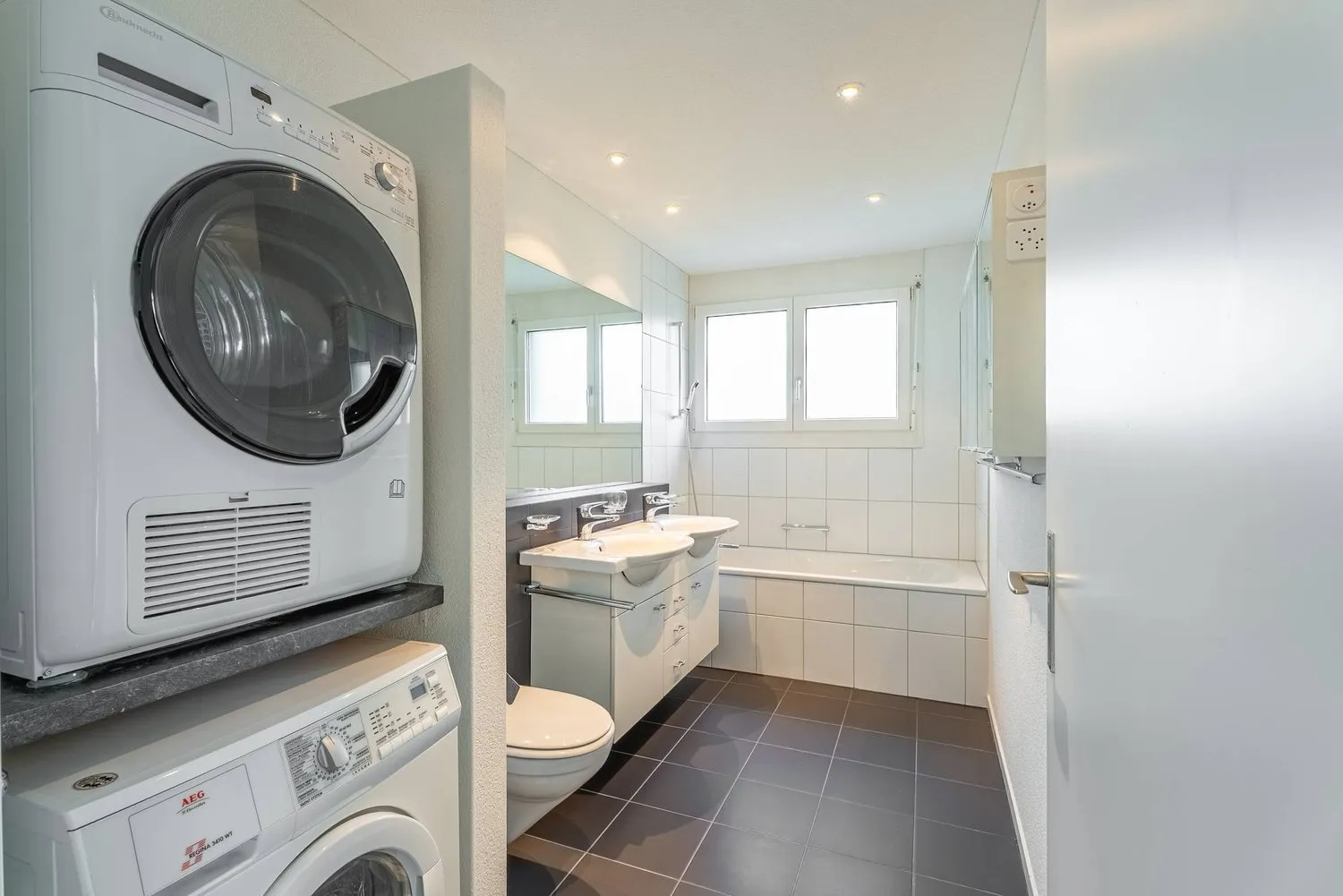 LICHTDURCHFLUTETES WOHNEN MIT VIEL RAUMGEFÜHL FÜR IHRE FAMILIE