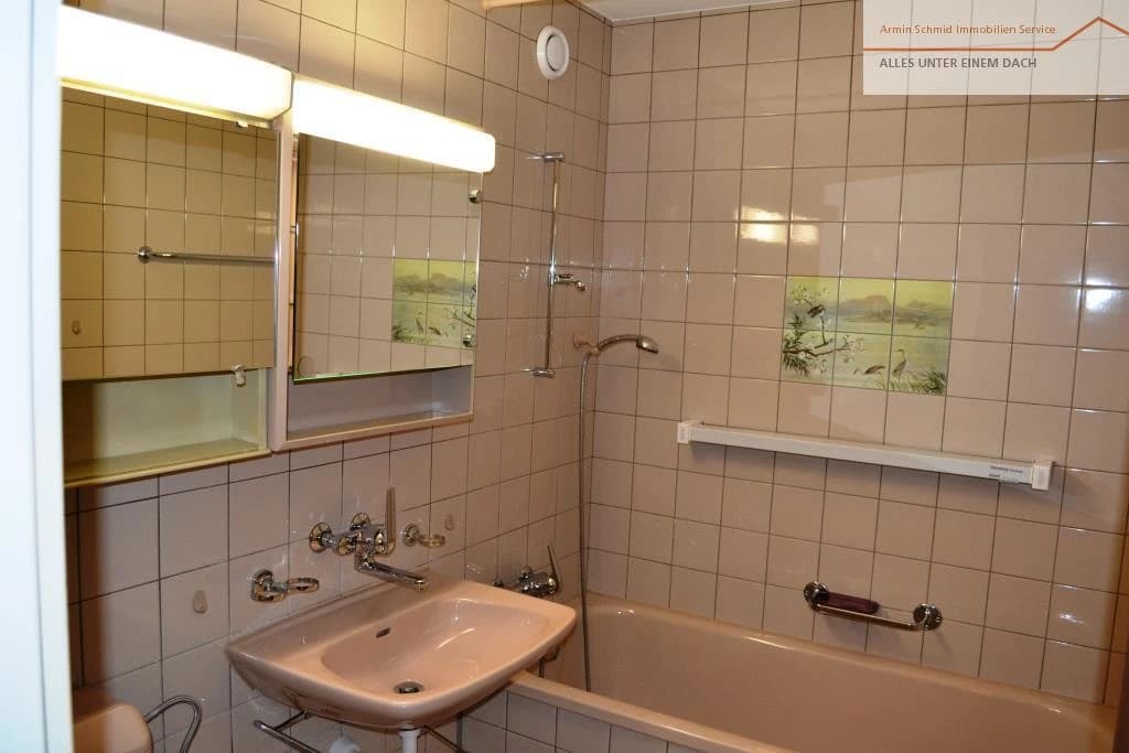 Wunderbare 2 1/2-Zimmerwohnung mit Einstellhallenplatz
