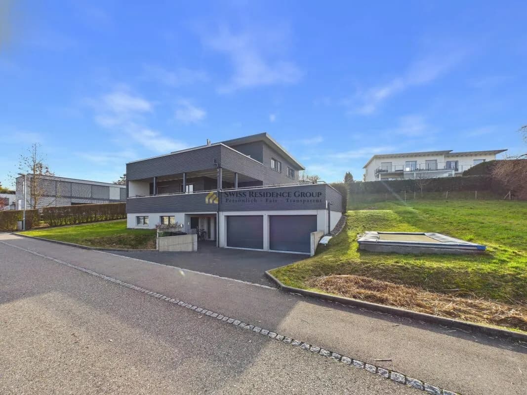 Modernes Generationenhaus mit Terrassen, Garten und Weitsicht in Bellmund Kopie