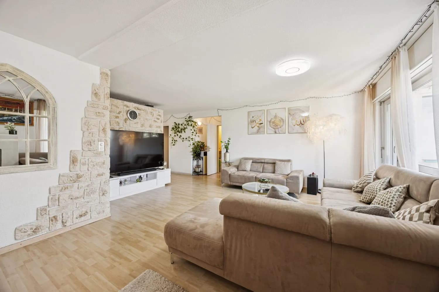 Grosszügige 6.5-Zimmerwohnung mit flexiblen Nutzungsmöglichkeiten im Herzen von Schönenwerd