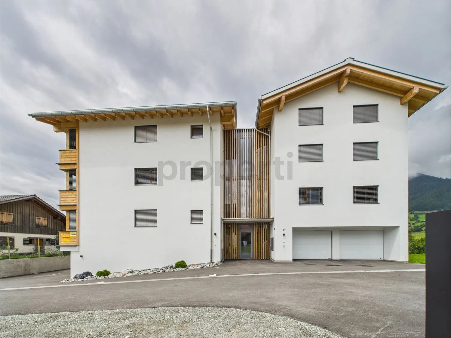 Schöne 5.5-Zimmer Maisonette-Neubauwohnung mit Berg- und Seeblick in Brigels