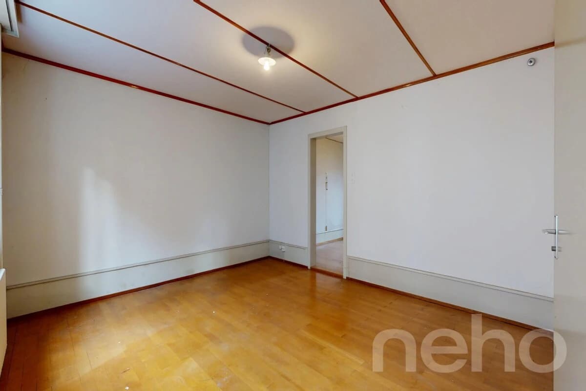 Wohnhaus mit Entwicklungspotenzial an zentraler Lage in Binningen