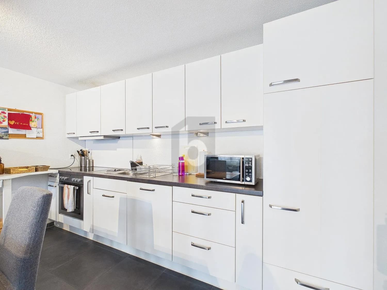 SONNIG, HELL UND FAMILIENFREUNDLICH