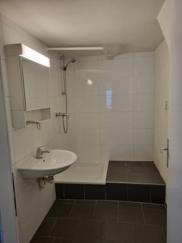 möblierte kleine 3-Zimmer Gaststätte (Ohne Küche!)