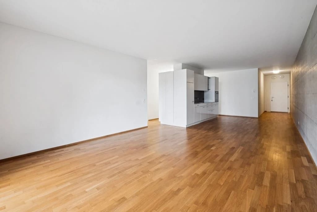 Viel Wohnraum und zwei gedeckte Sitzplätze